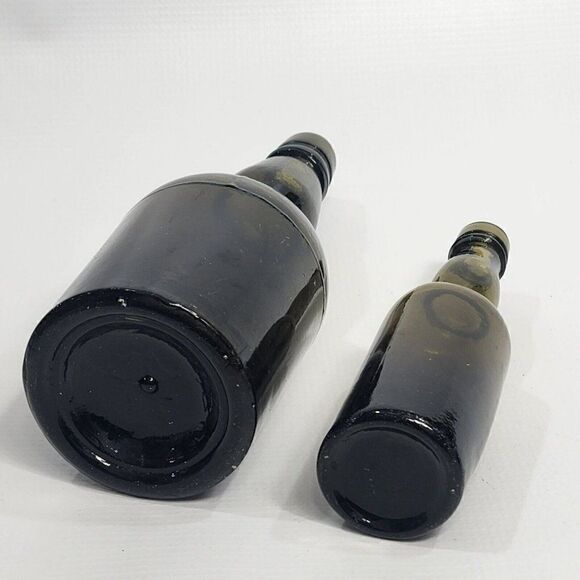 Set Of 2 Antique Olive Green 7"/9" Liquor Whiskey Bottles - Picture 4 of 11